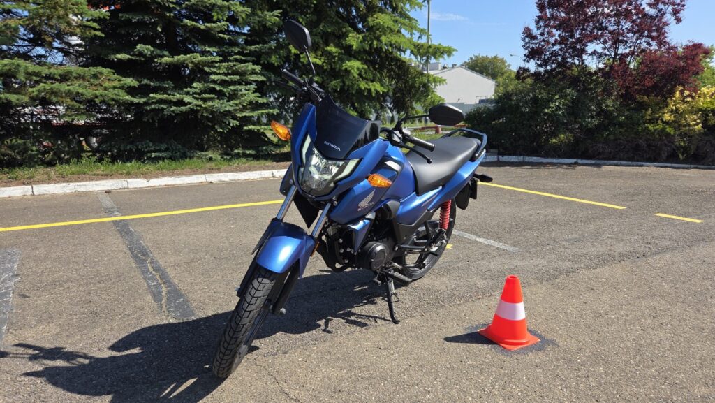 nowy motocykl kat. A1 Honda cbf 125